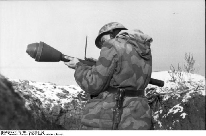 Ukraine, Soldat mit Panzerfaust